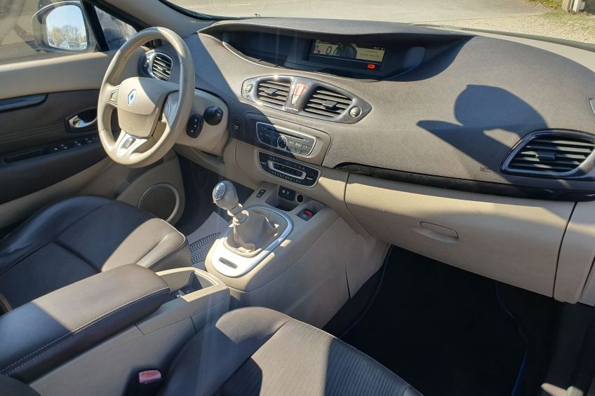 Renault Grand Scenic  3 Renault Scenic 1,9 DCI 130/7places/attelage/distribution neuve/Garantie/Réservation&Livraison Possible