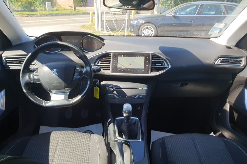 Peugeot 308 SW Peugeot 308 sw 1,5 HDI/2018/GPS/Radar/Écran tactile/Garantie et révisé/Réservation&Livraison Possible