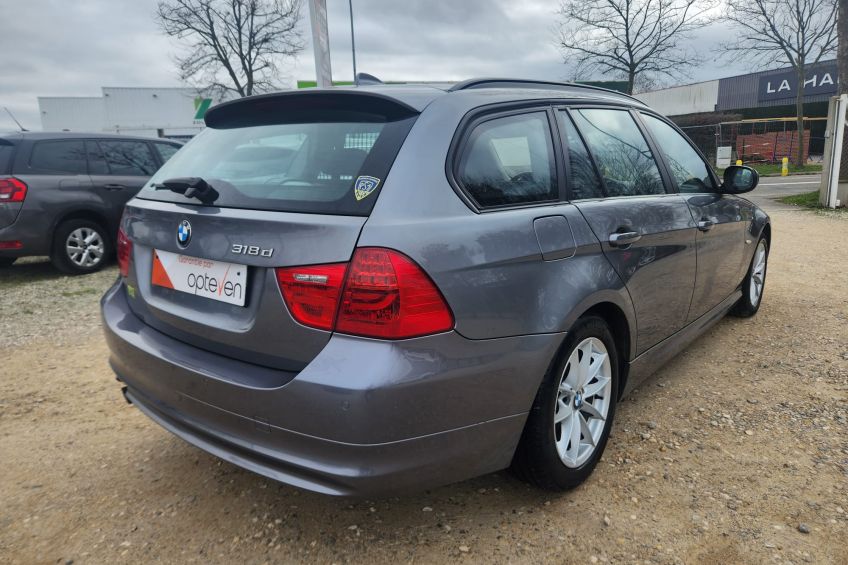 BMW 318D break Bmw 318D Touring Pack luxe/GPS/CUIR/Moteur à chaîne/Garantie/Réservation&Livraison Possible