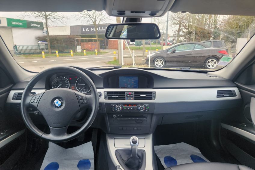 BMW 318D break Bmw 318D Touring Pack luxe/GPS/CUIR/Moteur à chaîne/Garantie/Réservation&Livraison Possible