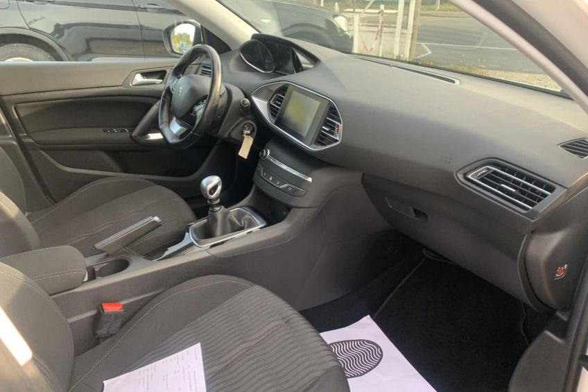 Peugeot 308 SW Peugeot 308 SW 1,6 HDI/Caméra/Gps/110000kms/Distribution neuve/Garantie/Réservation&Livraison Possible