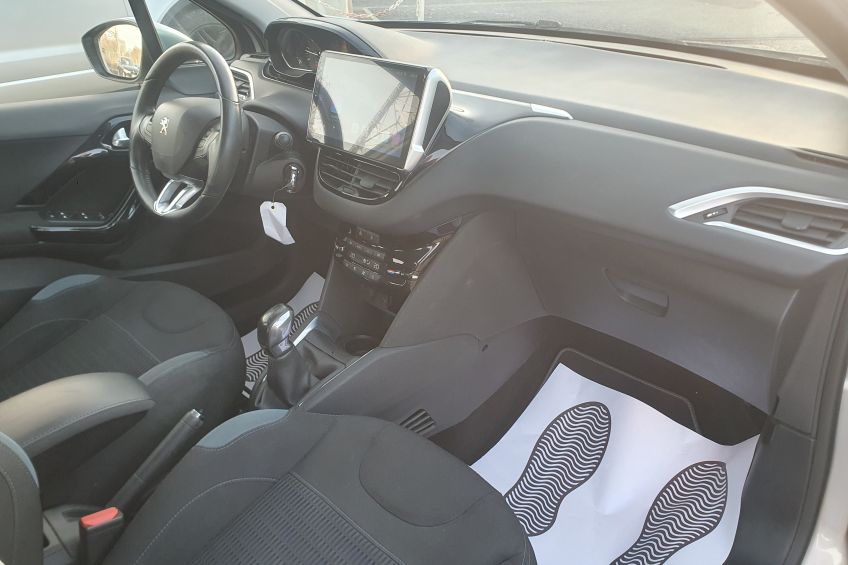 Peugeot 208 Peugeot 208 1,6 HDI/1ère main/Android/Carplay/Distribution neuve/Garantie/Réservation&Livraison Possible