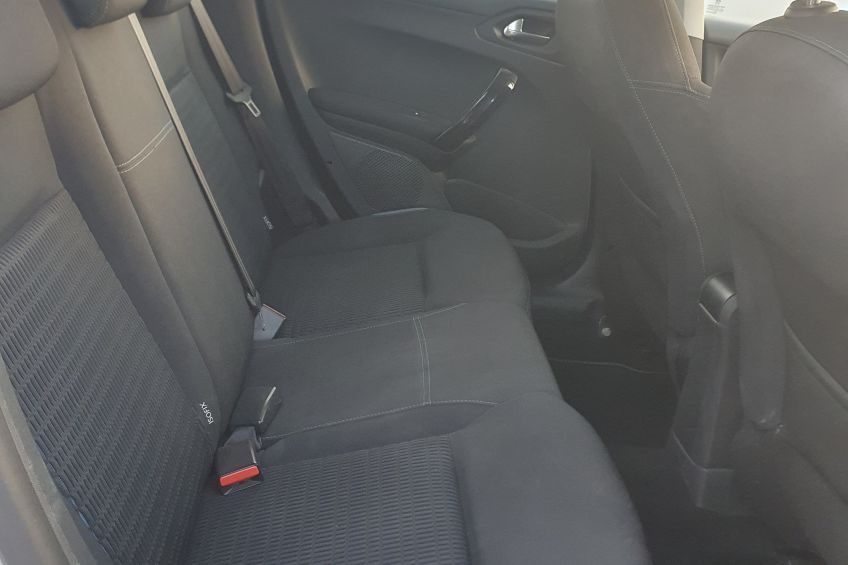 Peugeot 208 Peugeot 208 1,6 HDI/1ère main/Android/Carplay/Distribution neuve/Garantie/Réservation&Livraison Possible