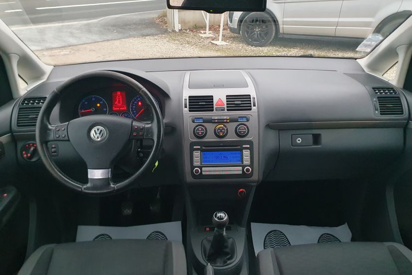 Volkswagen Touran Volkswagen Touran 1,9 TDI/Attelage/Clim/Radars/Distrib neuve/Garantie/Réservation&Livraison Possible