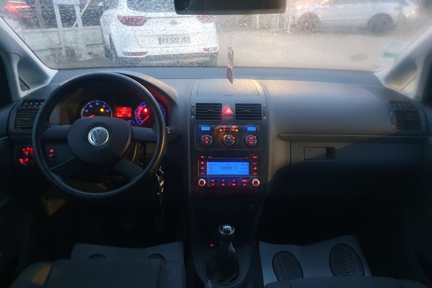 Volkswagen Touran Touran 1,6 Fsi/88000kms/7places/1ère main/Distribution neuve/Garantie/Réservation&Livraison Possible