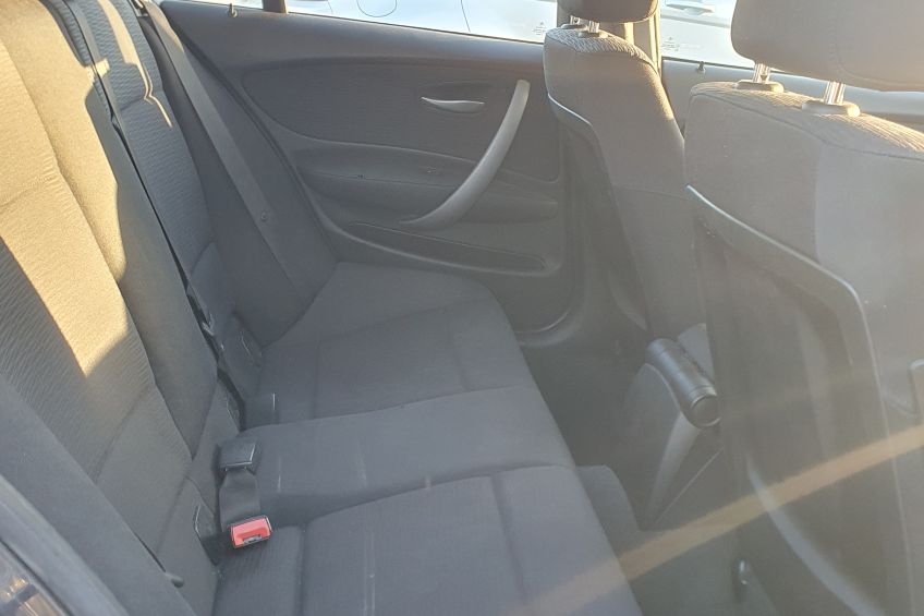 BMW Série 118d Bmw serie 1 118d /80000kms/Régulateur/Radar/Clim/Garantie/Réservation&Livraison Possible