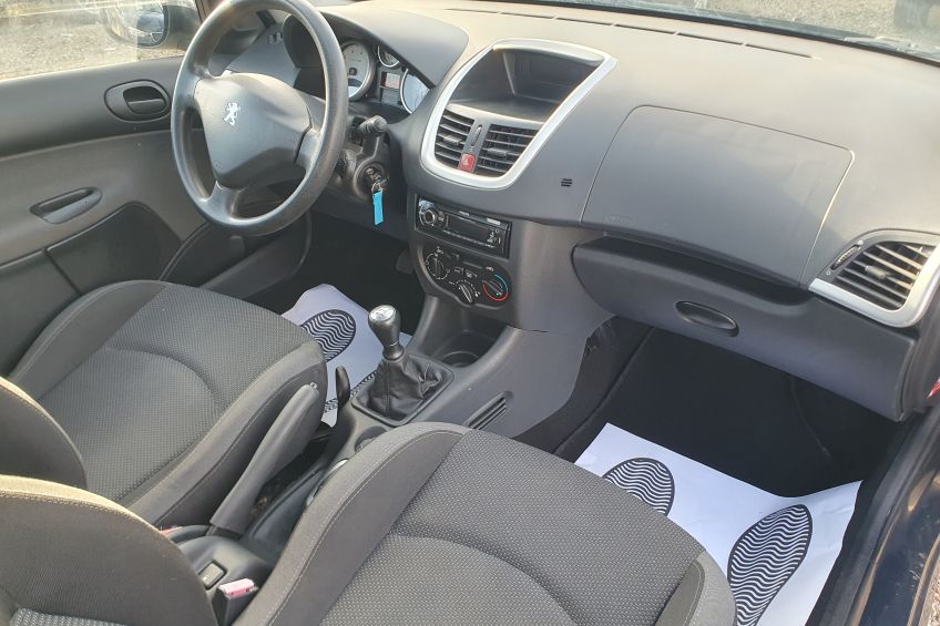 Peugeot 206+ Peugeot 206+ 1,4 i/91000kms/Distribution neuve/Climatisation/Garantie/Réservation&Livraison Possible