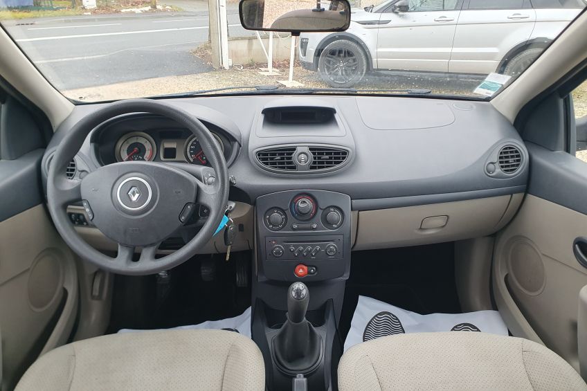 Renault Clio 3 Renault Clio 1,5 dci/Régulateur/Clim/Distribution neuve/garantie et révisé/Réservation&Livraison Possible