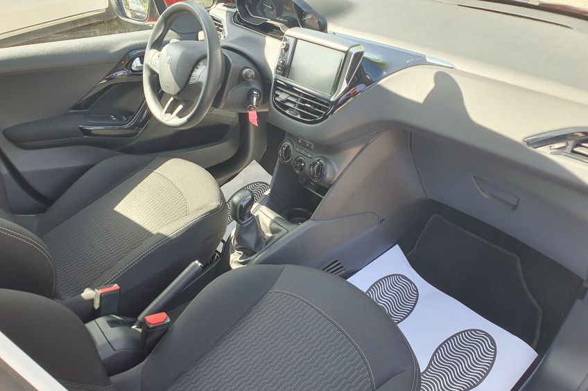 Peugeot 208 Peugeot 208 1,6 hdi/77000kms/2017/Distribution neuve/Bluetooth/Garantie/Réservation&Livraison Possible