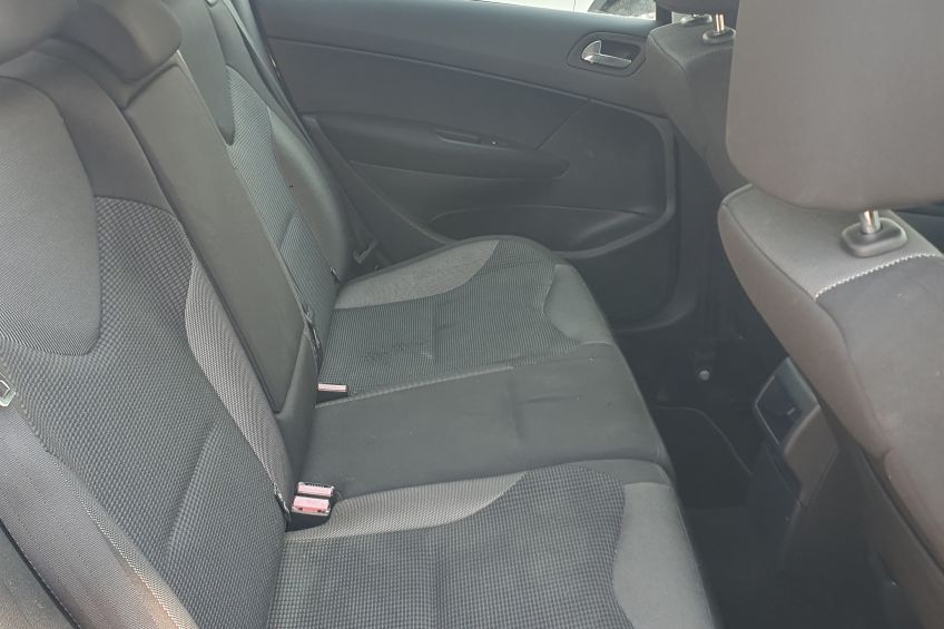 Peugeot 308 Peugeot 308 1,6 hdi/Bluetooth/Radars/Clim/Distrib neuve/Garantie et révisé/Réservation&Livraison Possible