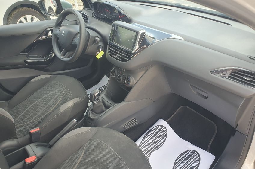 Peugeot 208 Peugeot 208 1,6 hdi/94000kms/Distribution neuve/Bluetooth/Clim/Garantie/Réservation&Livraison possible