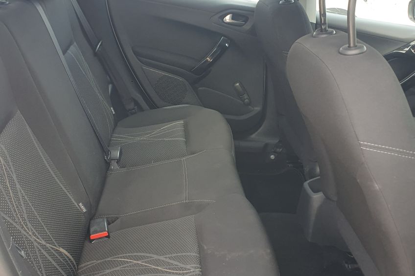 Peugeot 208 Peugeot 208 1,6 hdi/94000kms/Distribution neuve/Bluetooth/Clim/Garantie/Réservation&Livraison possible