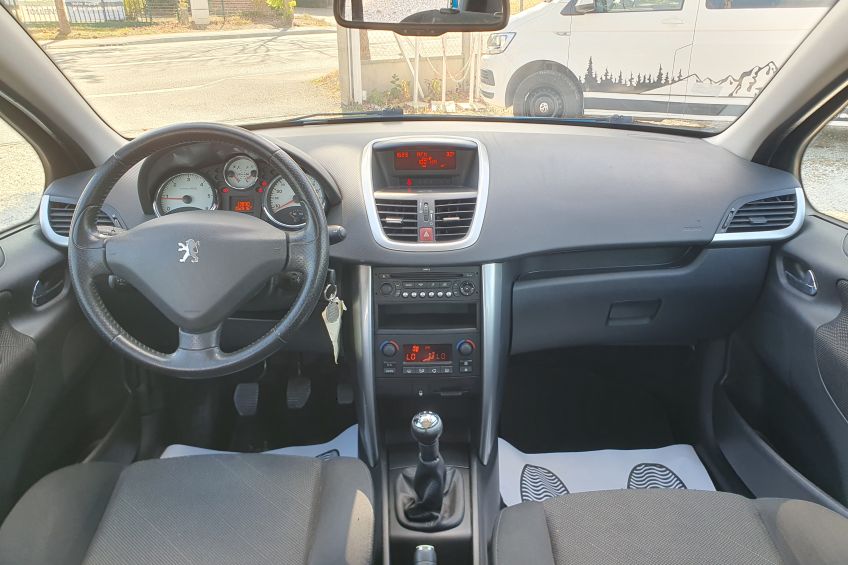 Peugeot 207 Peugeot 207 1,6 hdi/1ère main/102000kms/Distribution neuve/Garantie/Réservation&Livraison Possible