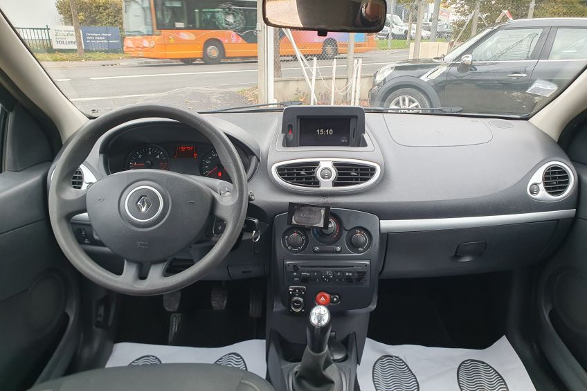 Renault Clio 3 Renault Clio 1,5 dci/Clim/Gps/Distribution neuve/Garantie et révisé/Réservation&livraison possible